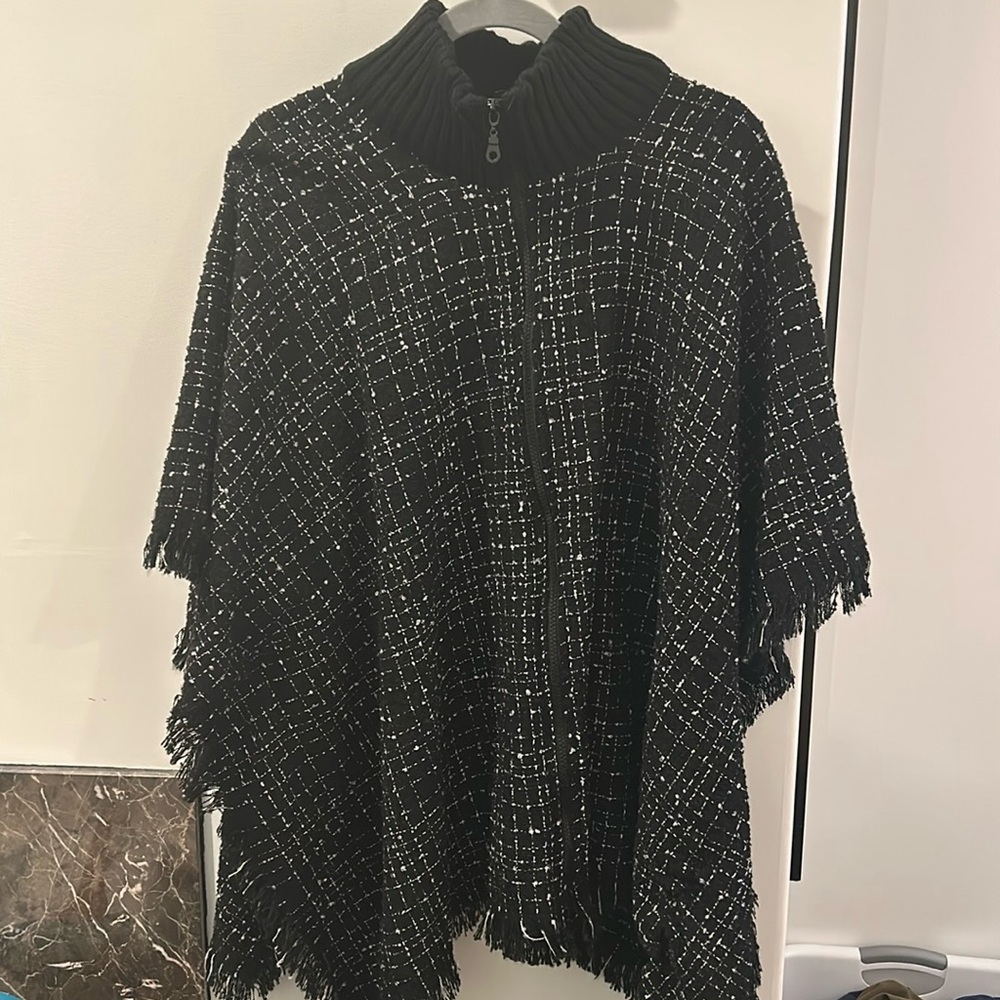 Women’s poncho